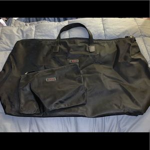 🆕 Tumi Nylon Carry On Duffel and Small Pouch